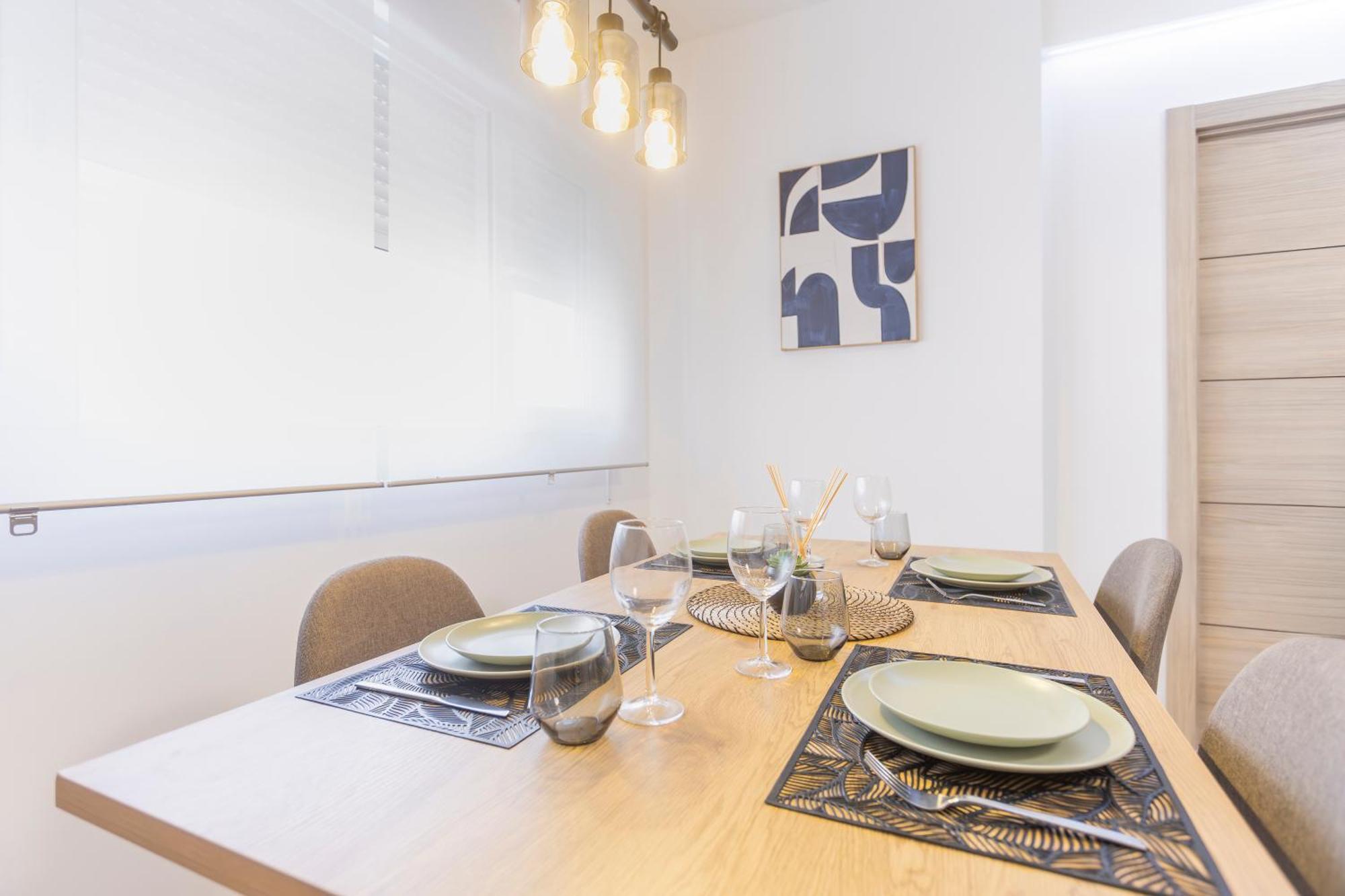 Fully Renovated Apartment In The Heart Of Fuengirola, 2 Min Walk To The Beach Exterior photo